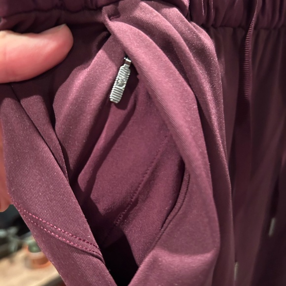 Lululemon keep moving joggers in excellent condition - Picture 12 of 16